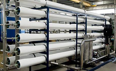       電泳涂裝線、琉璃清洗線有很多水洗工藝。工件清洗的效果直接影響到產(chǎn)品生產(chǎn)后續(xù)的穩(wěn)定性。水洗一般有自來水噴淋清洗、自來水浸漬清洗、純水浸漬清洗、純水噴淋洗、干凈純水噴淋清洗等各道工序。 電泳涂裝線、琉璃清洗線水洗電導(dǎo)率一般要求在15μS/cm2。